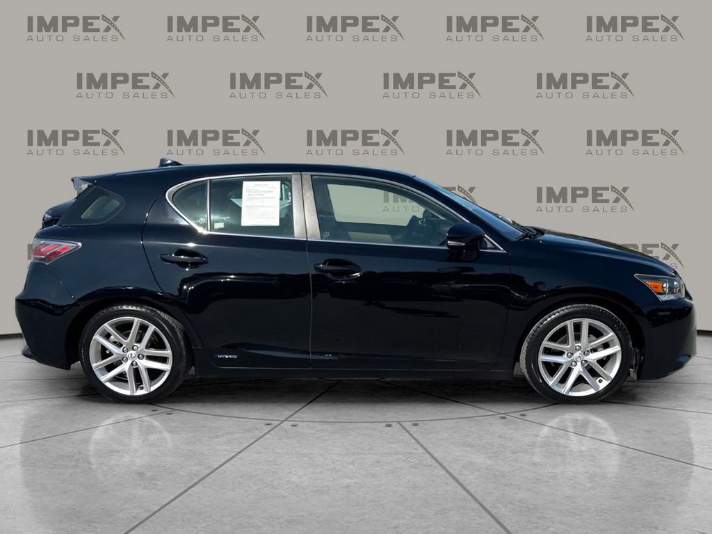 Used 2015 Lexus CT 200h w/ Navigation Package FWD image 6