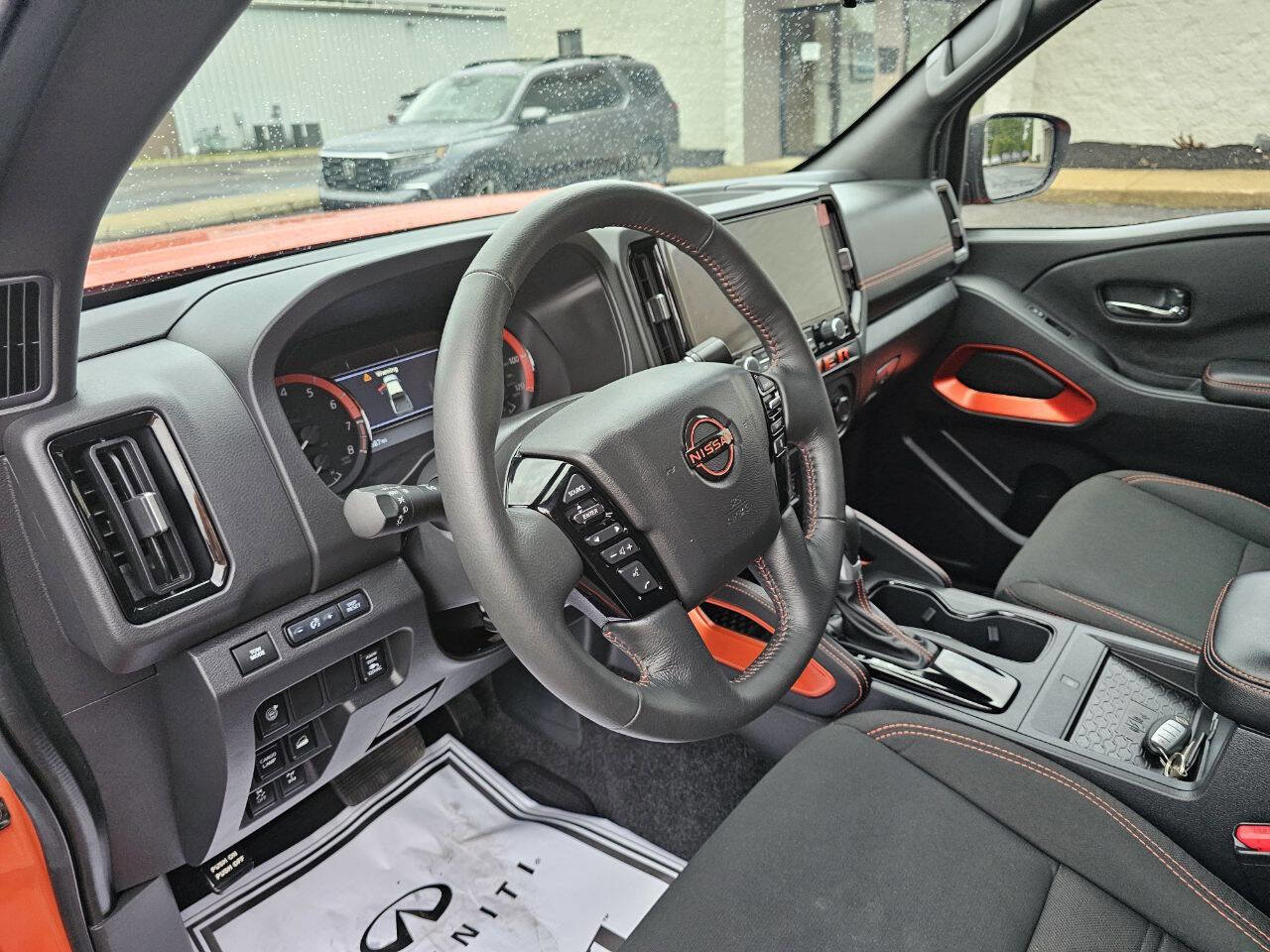 Used 2025 Nissan Frontier PRO-4X w/ Pro Convenience Package image 21