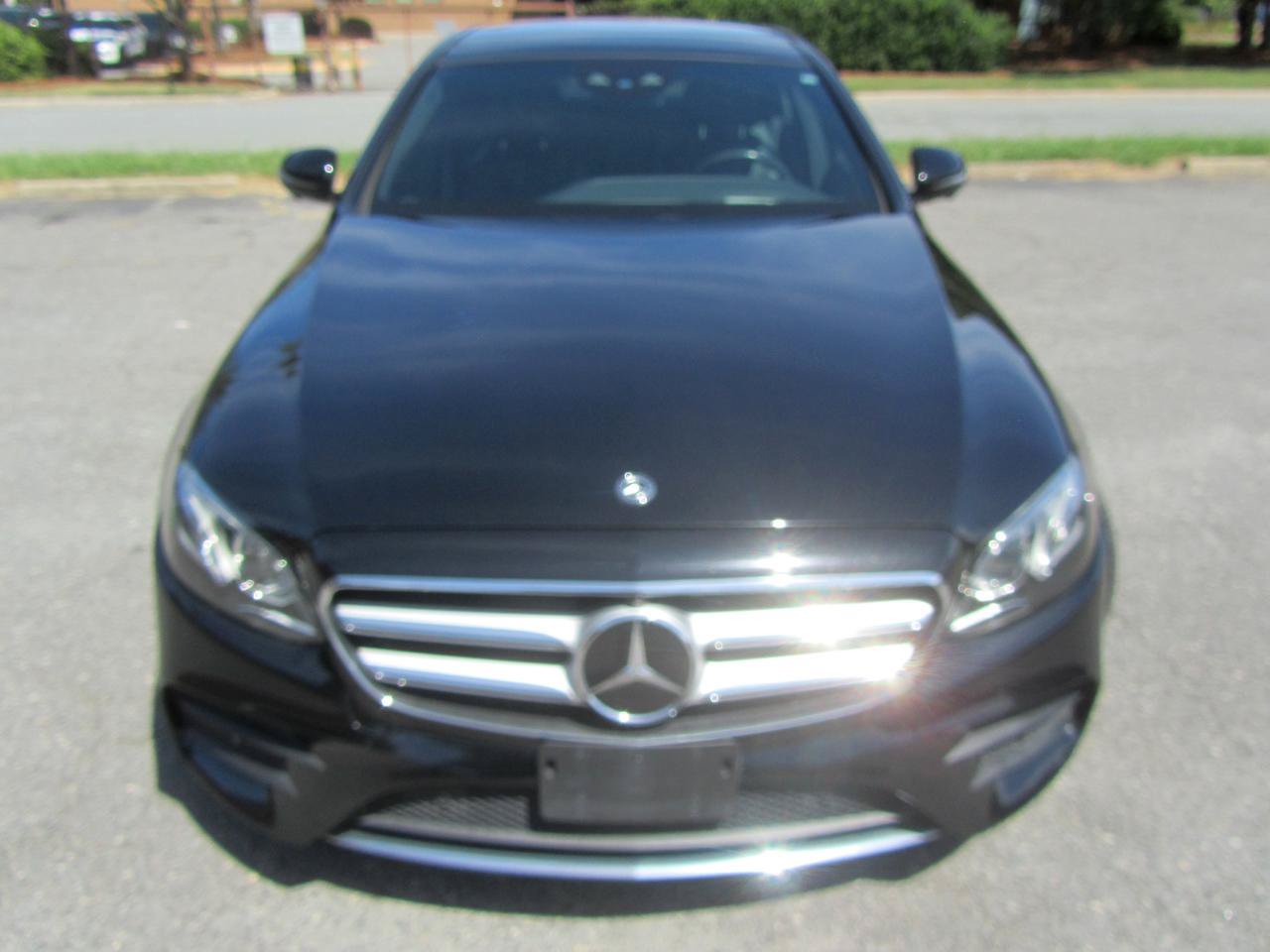 Used 2017 Mercedes-Benz E 300 4MATIC image 5