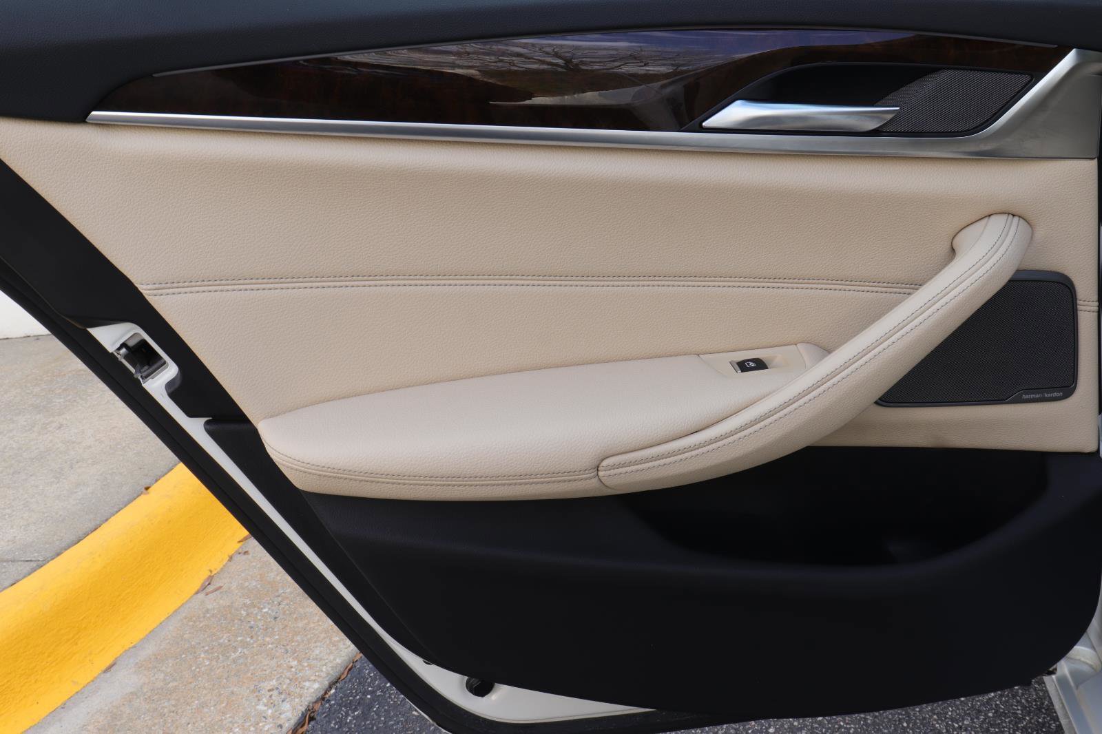 Used 2019 BMW 530i w/ Convenience Package image 12