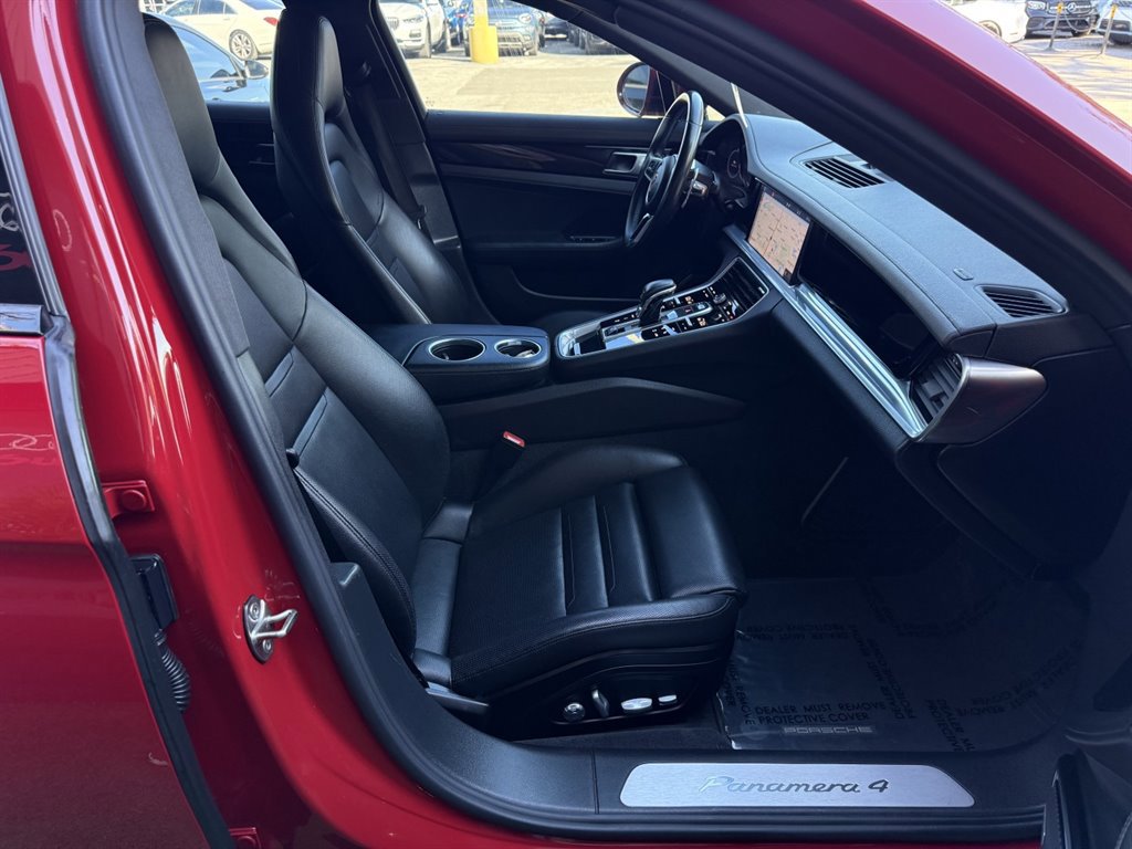 Used 2018 Porsche Panamera 4 image 19