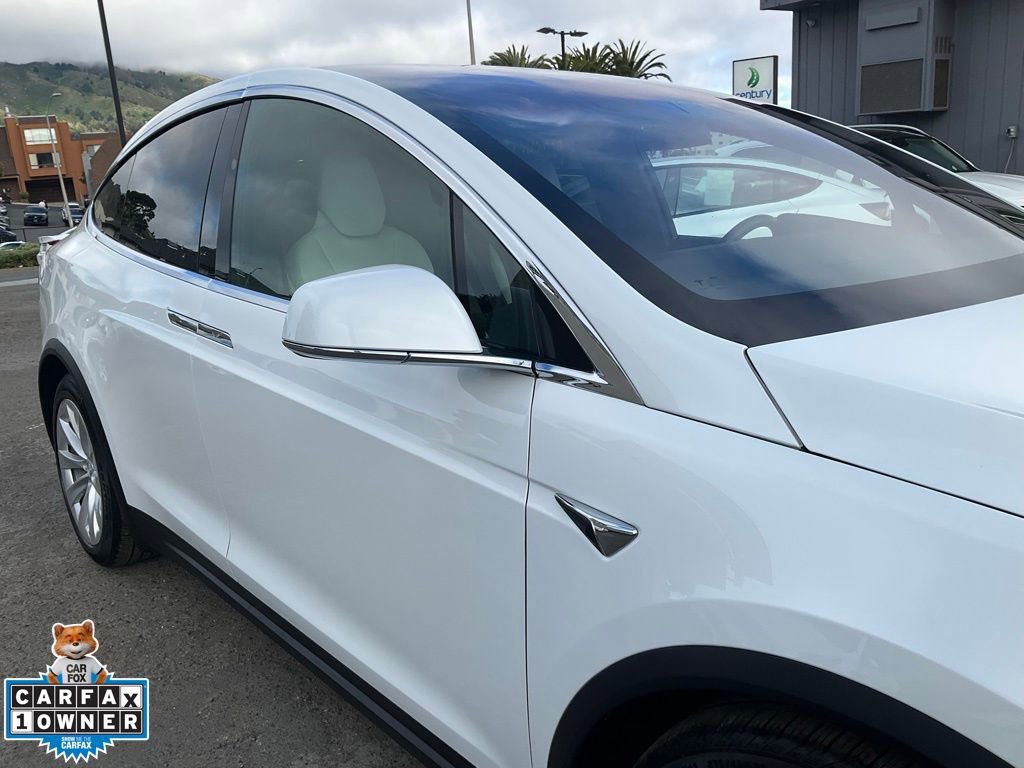 Used 2017 Tesla Model X 90D image 90