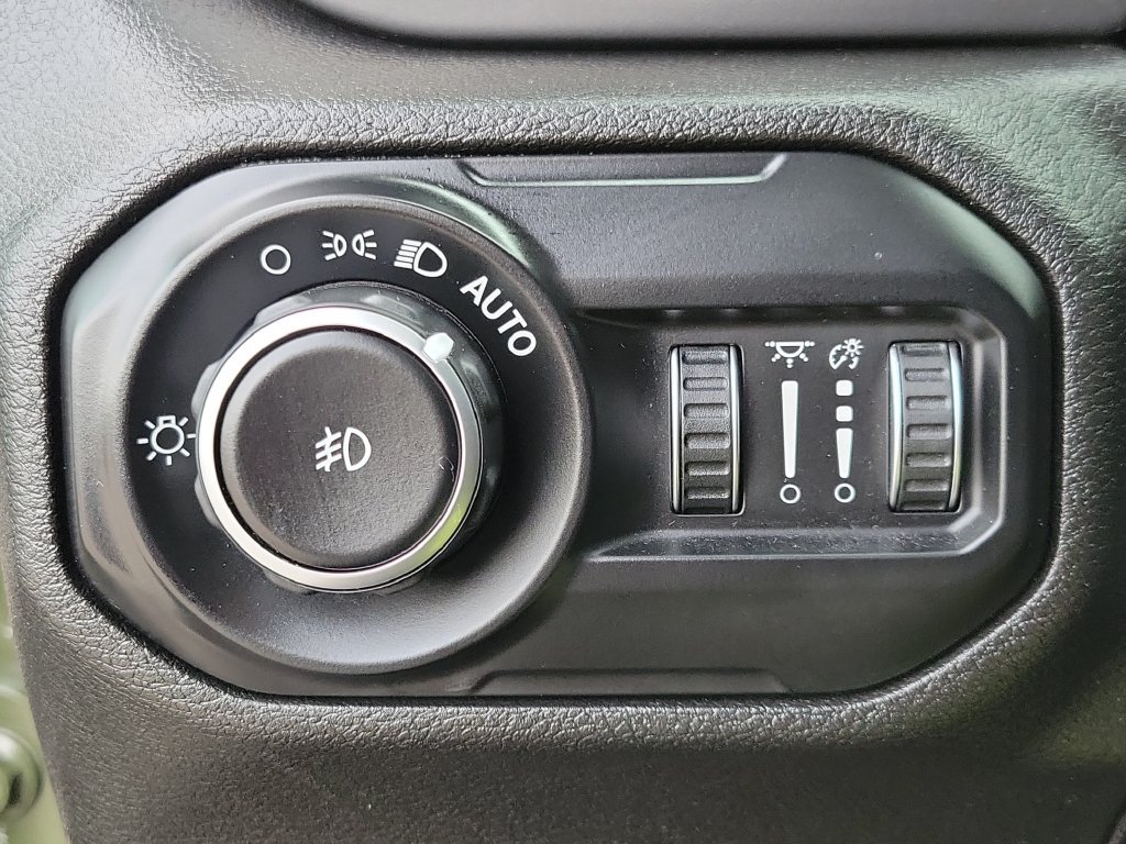 Used 2021 Jeep Wrangler Unlimited Sport AWD/4WD image 19