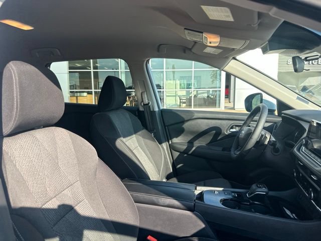 Used 2026 Nissan Rogue SV FWD image 8