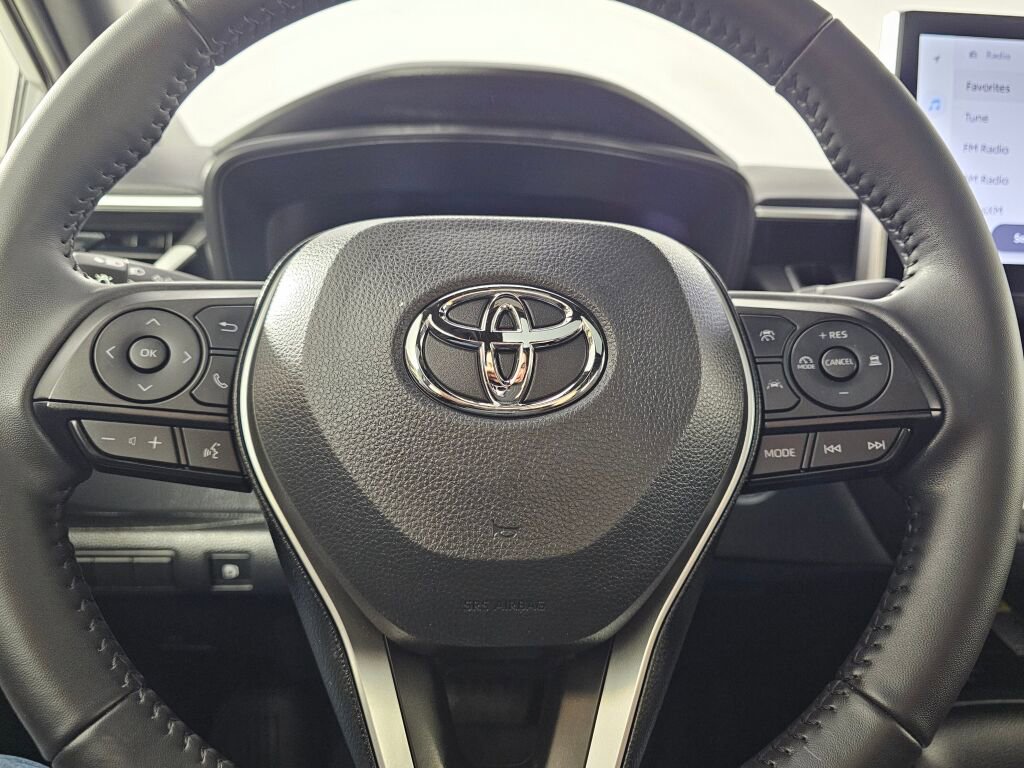 Used 2025 Toyota Corolla SE w/ SE Premium Package image 22