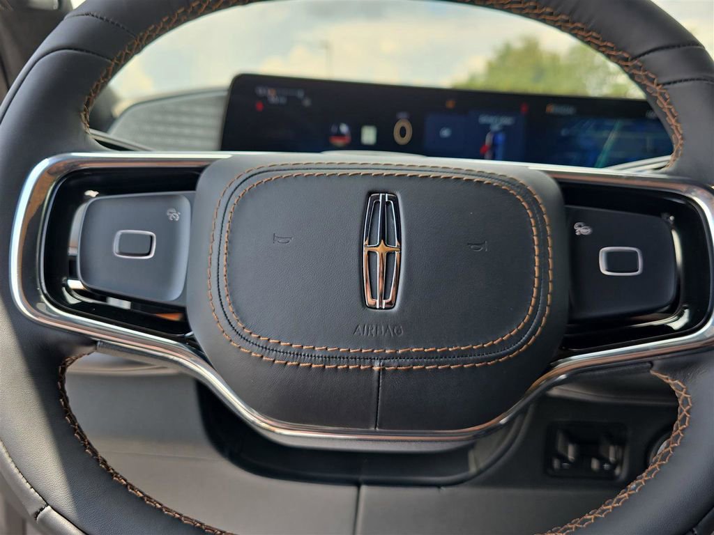 New 2025 Lincoln Navigator L Black Label image 25