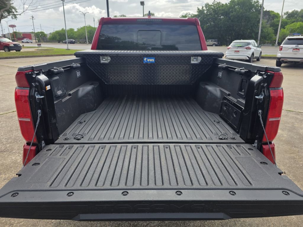 Used 2025 Toyota Tacoma Limited image 8