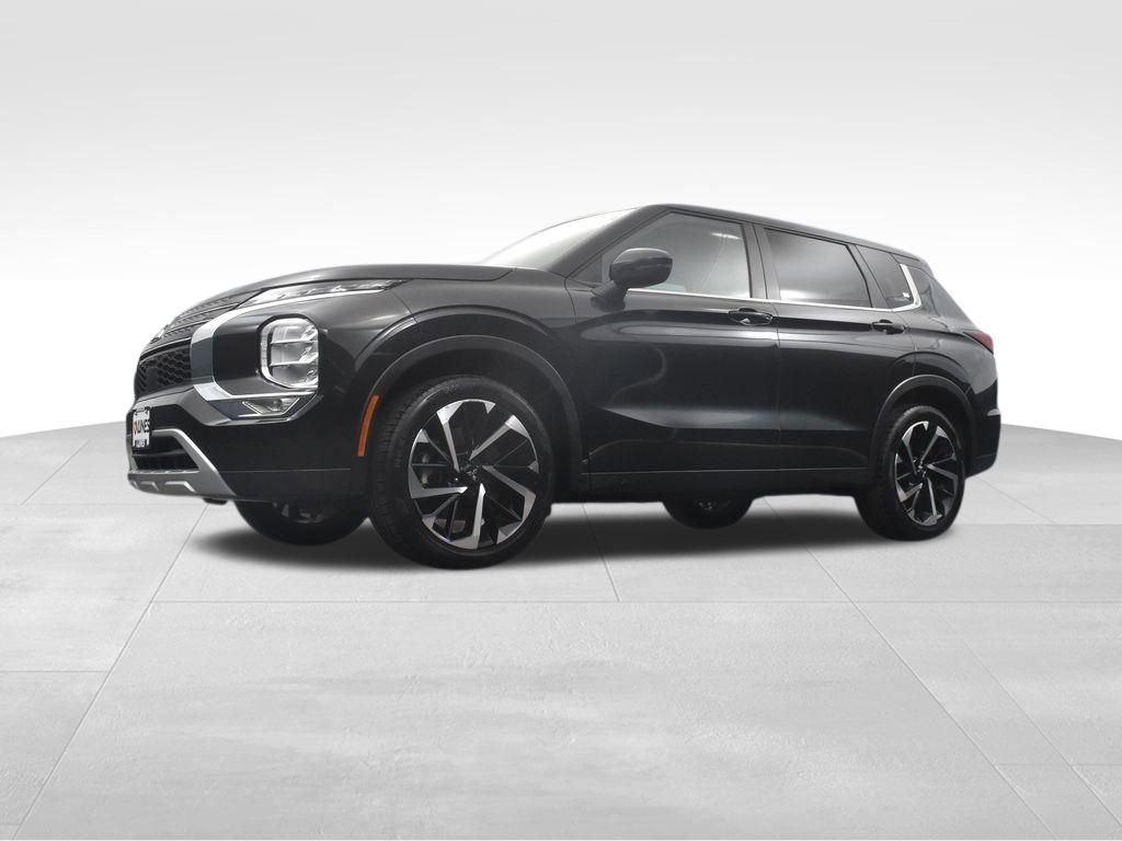 Used 2023 Mitsubishi Outlander SE image 51