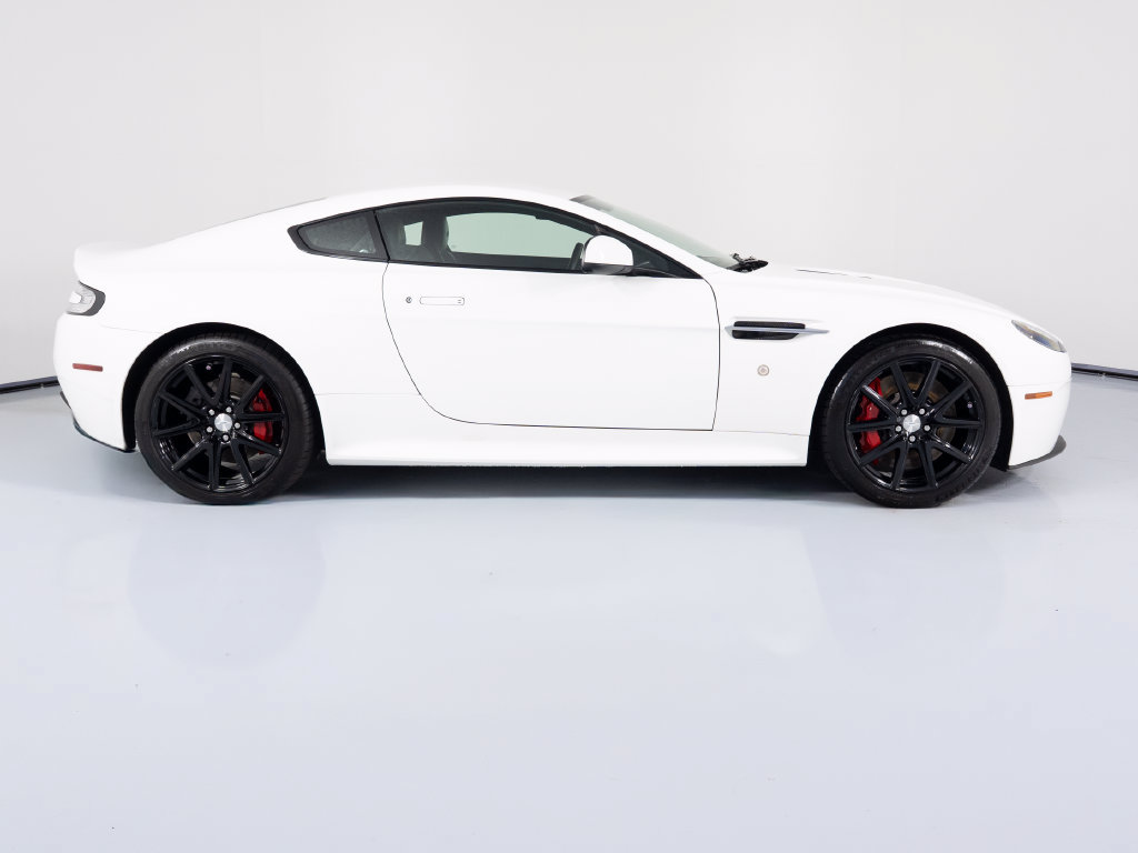 Used 2015 Aston Martin V8 Vantage GT RWD image 11
