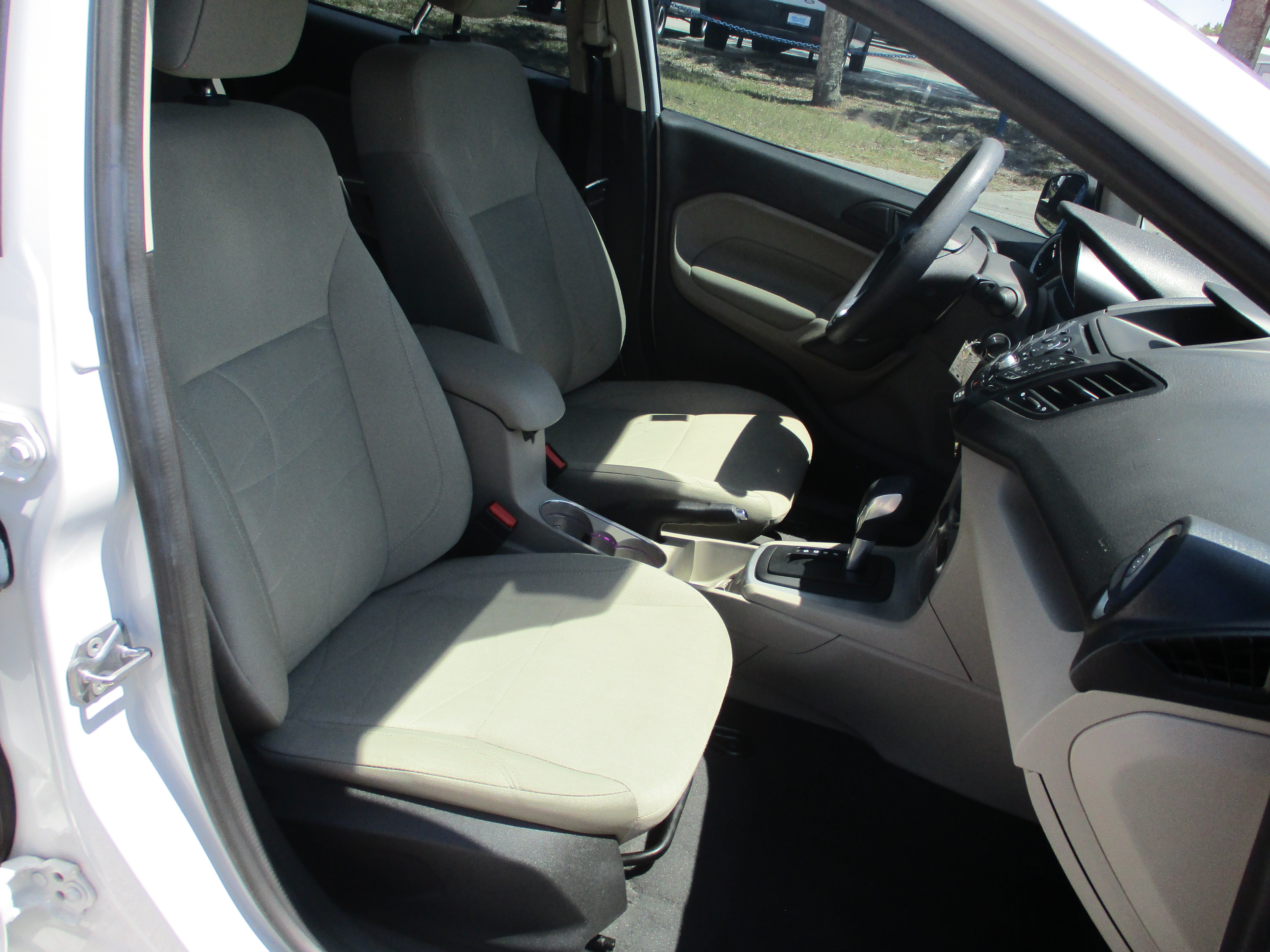 Certified 2018 Ford Fiesta SE FWD image 13