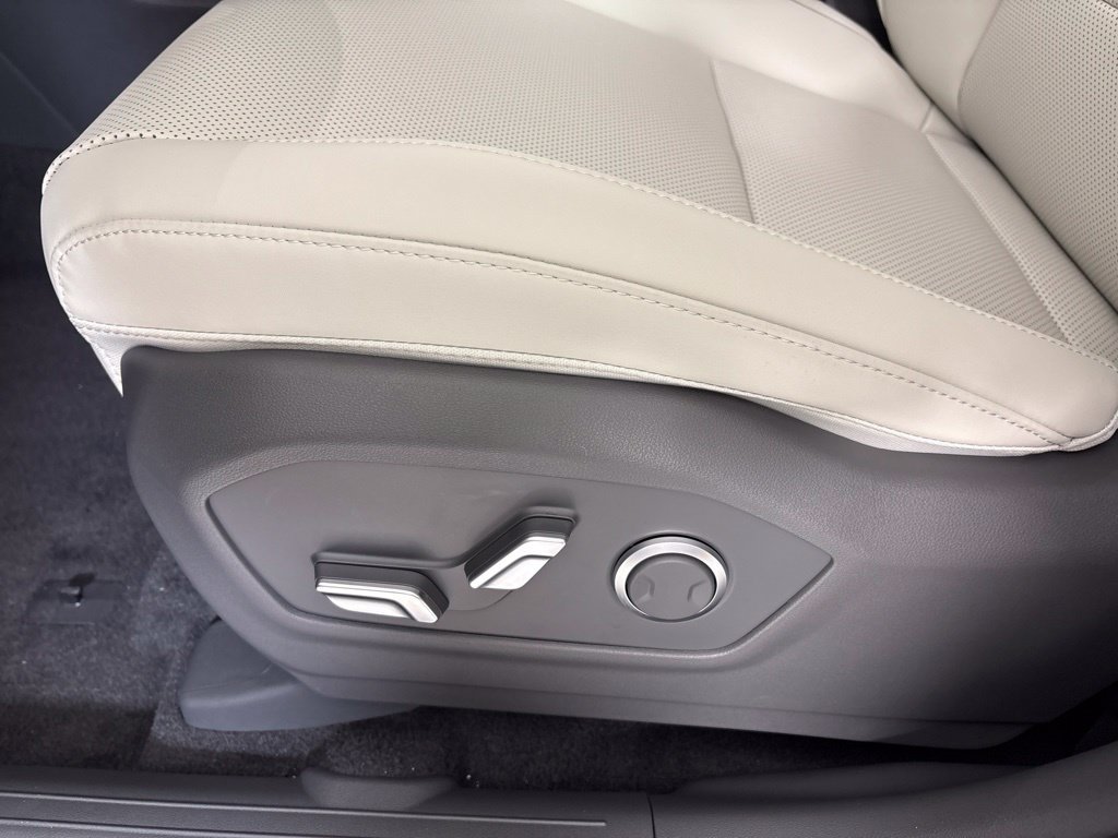 New 2027 Hyundai Santa Fe SEL FWD image 15