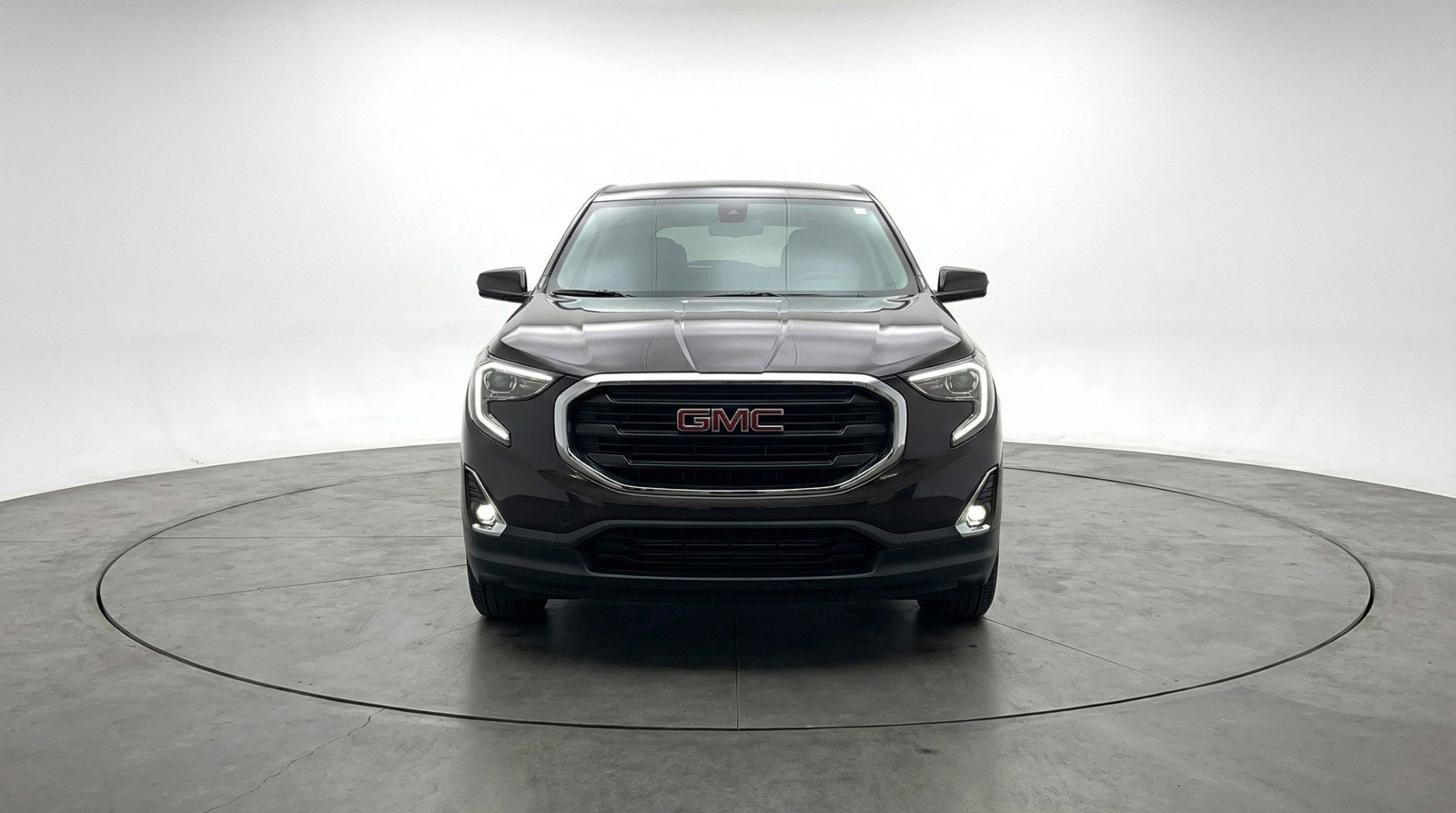 Used 2024 GMC Terrain SLE image 2