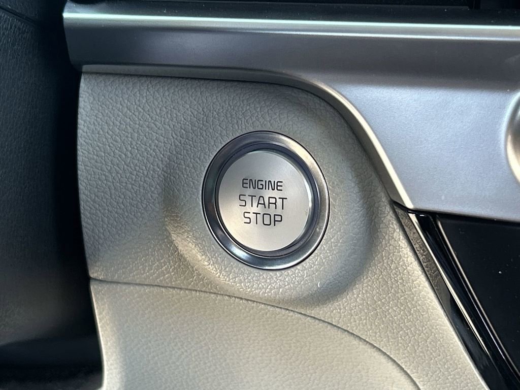 Used 2025 Kia Telluride EX image 17