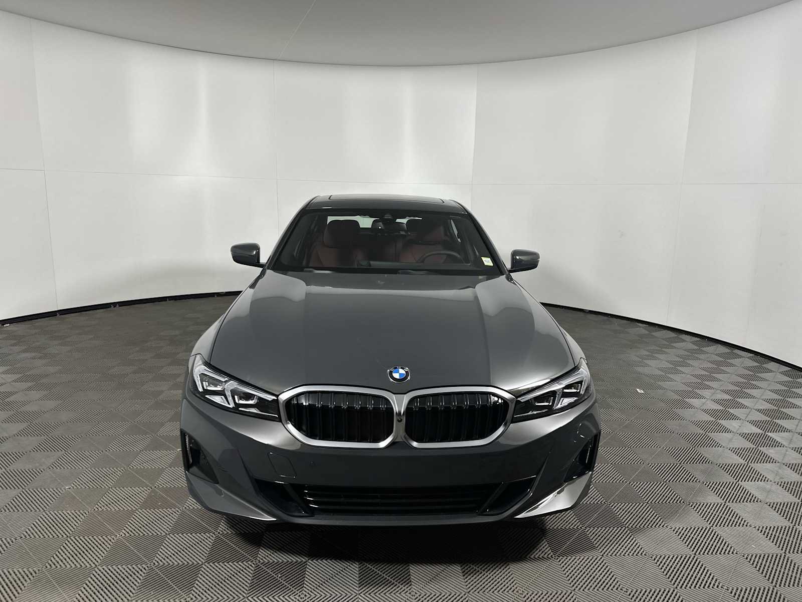 New 2026 BMW 330i xDrive Sedan w/ Convenience Package AWD/4WD image 5