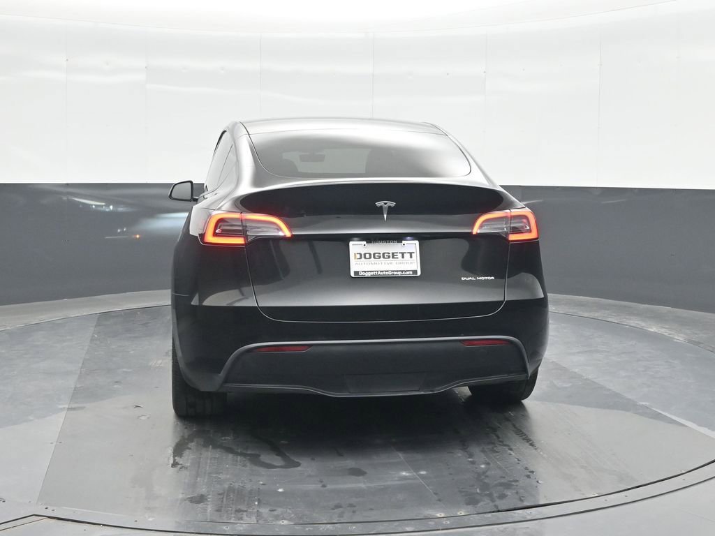 Used 2024 Tesla Model Y Long Range image 16