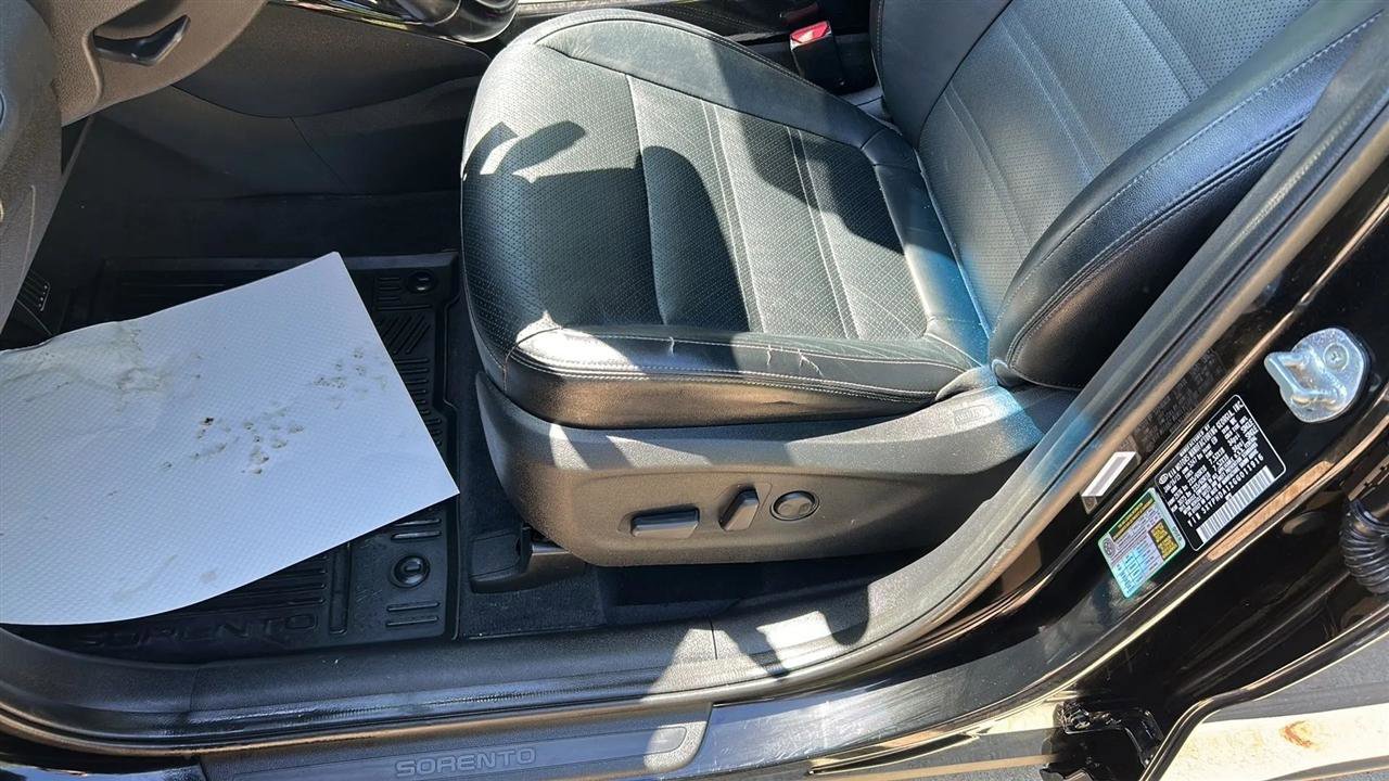 Used 2016 Kia Sorento EX AWD/4WD image 33