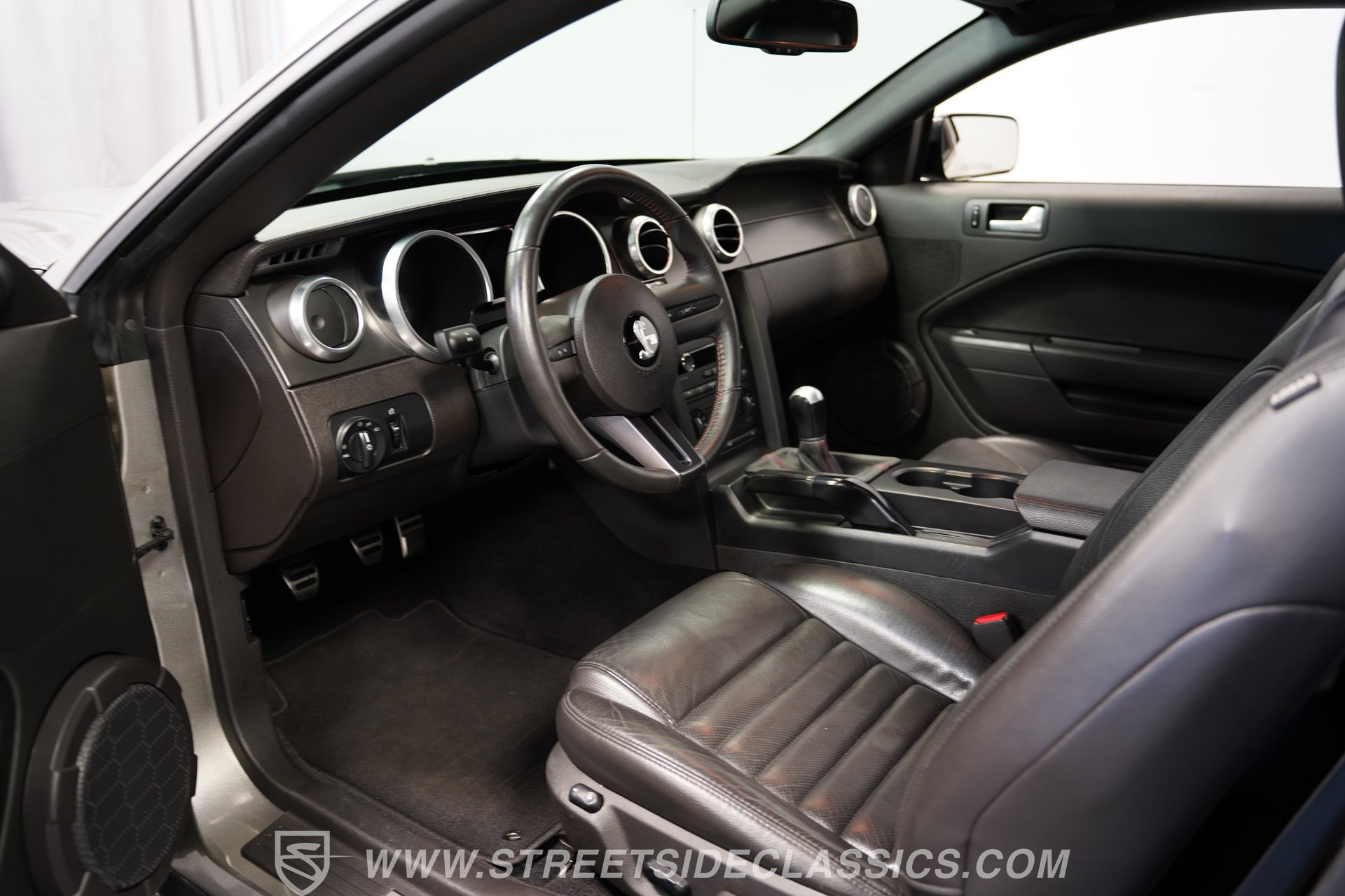 Used 2009 Ford Mustang Shelby GT500 RWD image 4