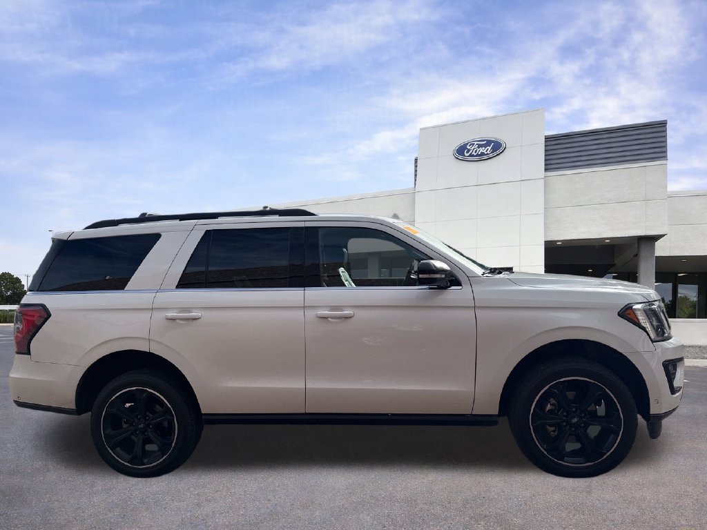 Used 2020 Ford Expedition Limited w/ Equipment Group 303A AWD/4WD image 10