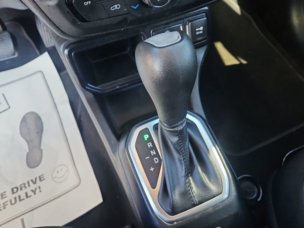 Used 2018 Jeep Renegade Latitude image 24