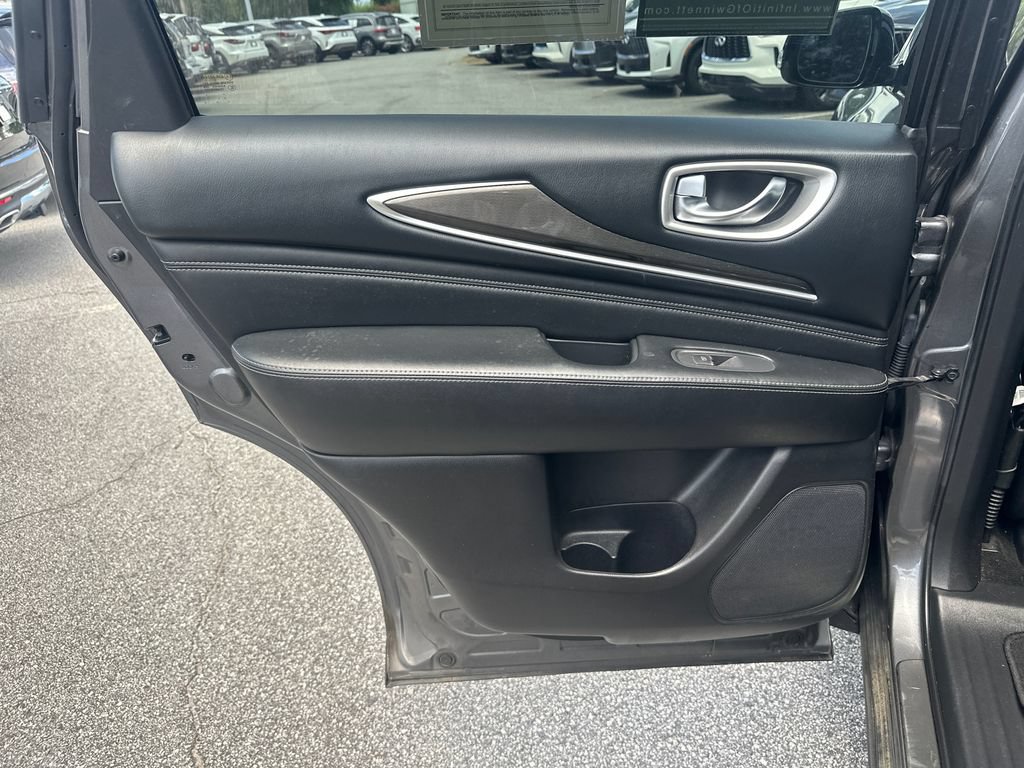 Used 2020 INFINITI QX60 Luxe w/ Essential Package FWD image 18