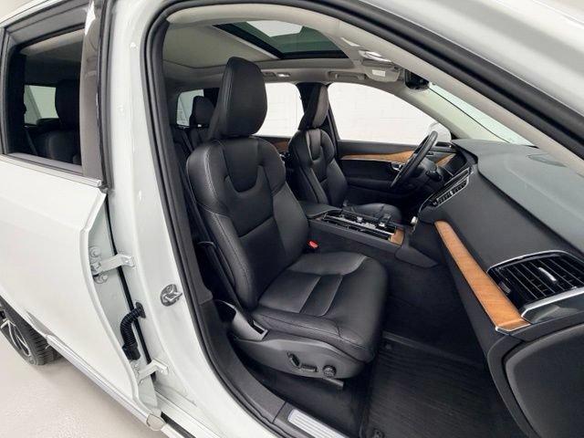 Used 2023 Volvo XC90 B6 Plus w/ Protection Package Premier AWD/4WD image 28