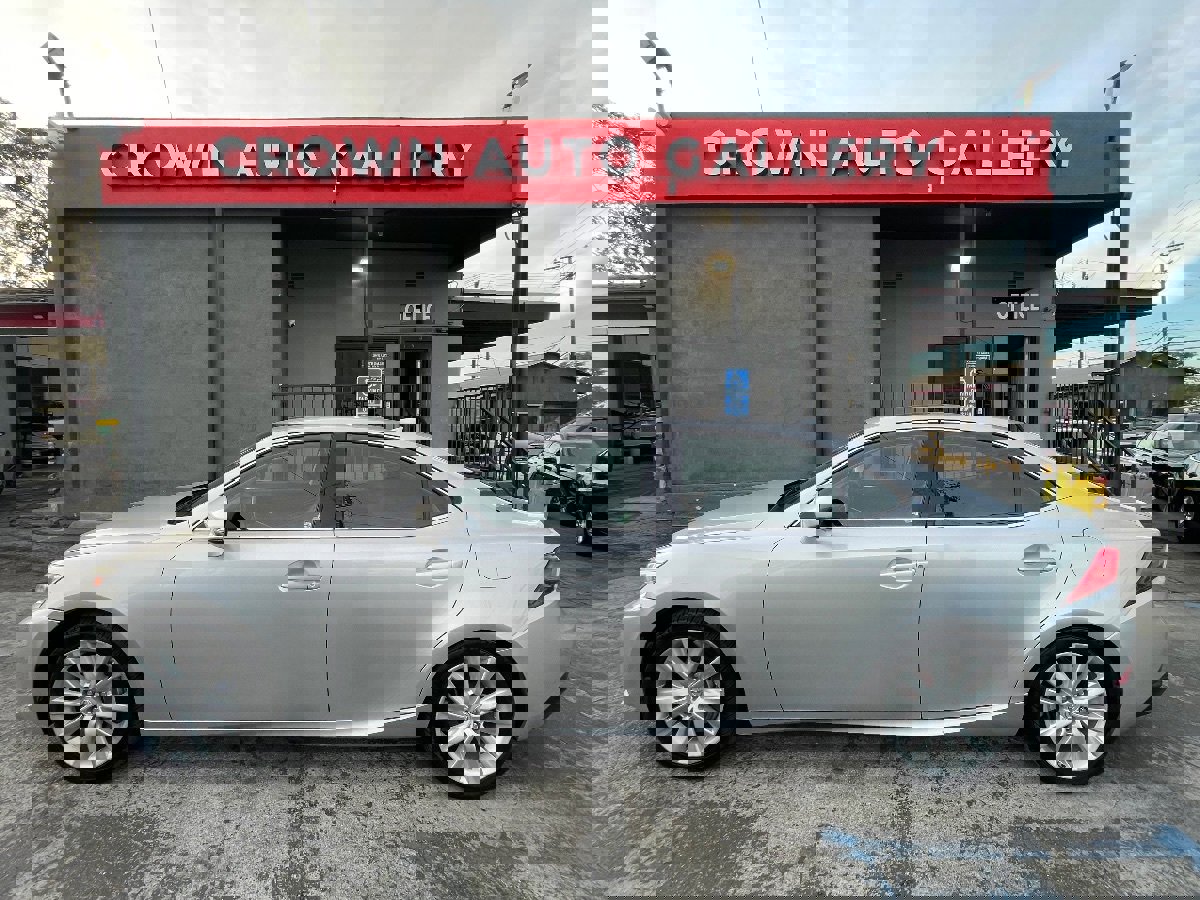 Used 2016 Lexus IS 200t w/ Luxury Package image 6