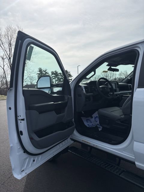 New 2026 Ford F550 4x4 Crew Cab image 23