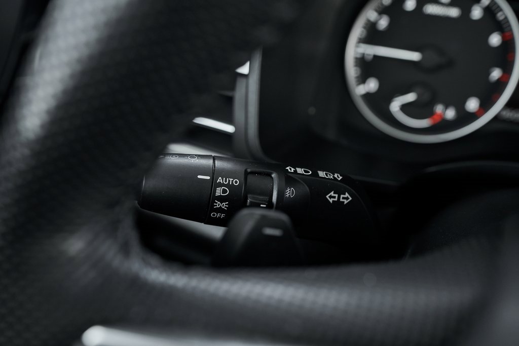 Used 2023 Mitsubishi Outlander SE image 32