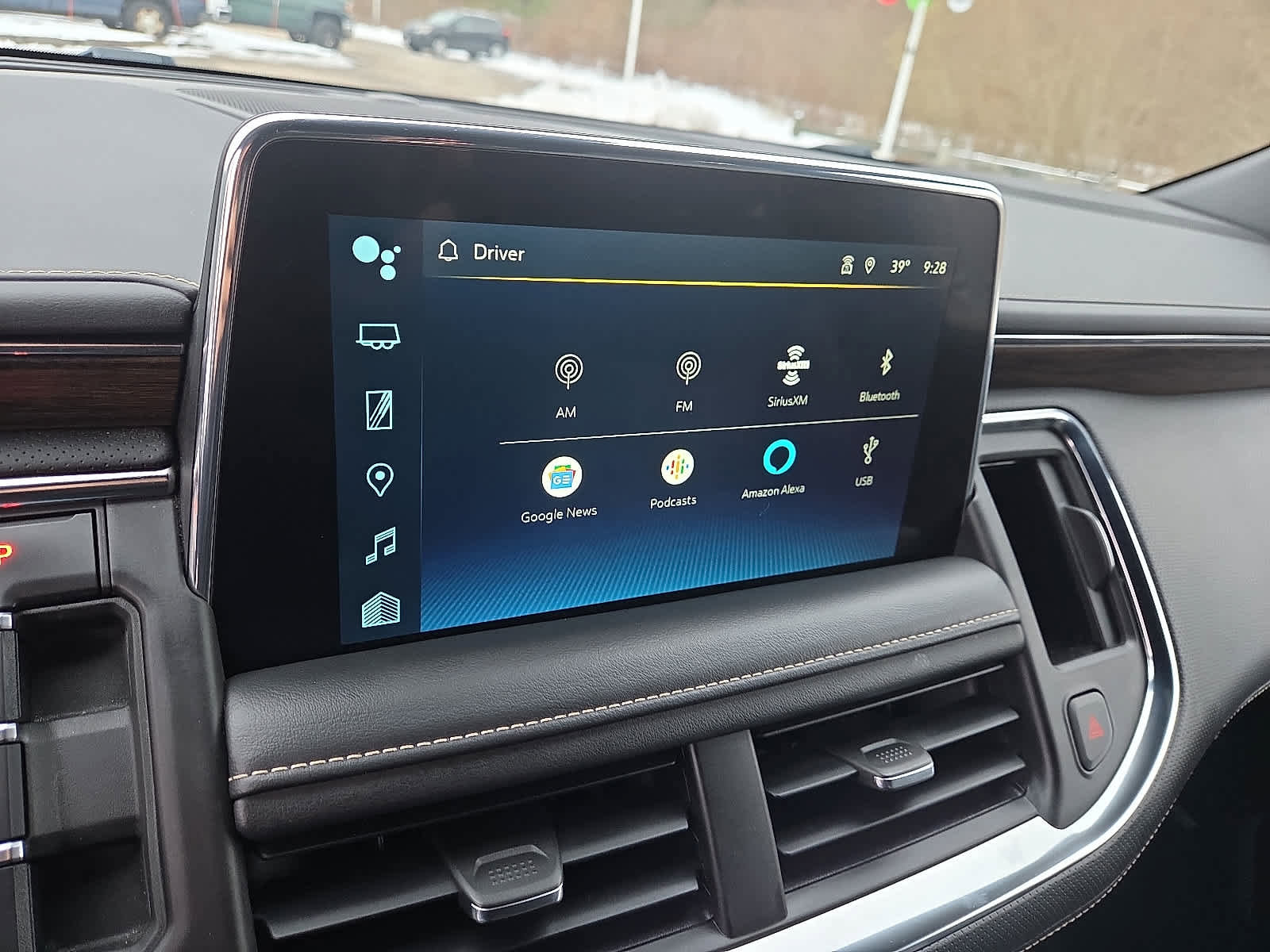 Used 2023 Chevrolet Suburban Premier image 18