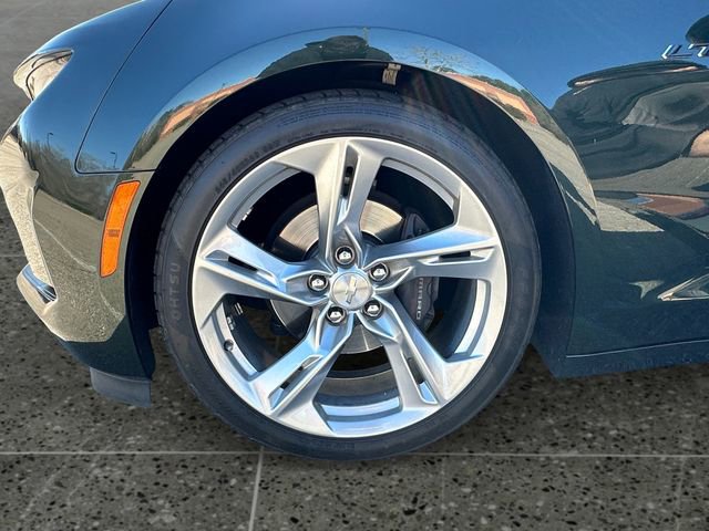 Used 2020 Chevrolet Camaro LT RWD image 14