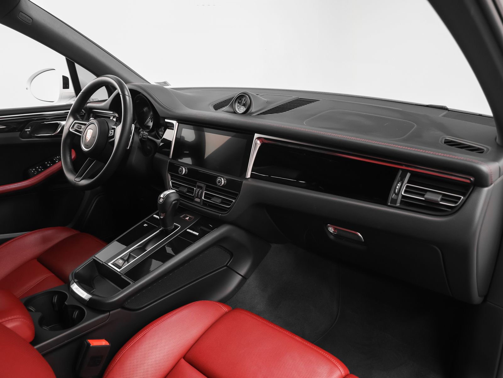 Certified 2022 Porsche Macan S image 27