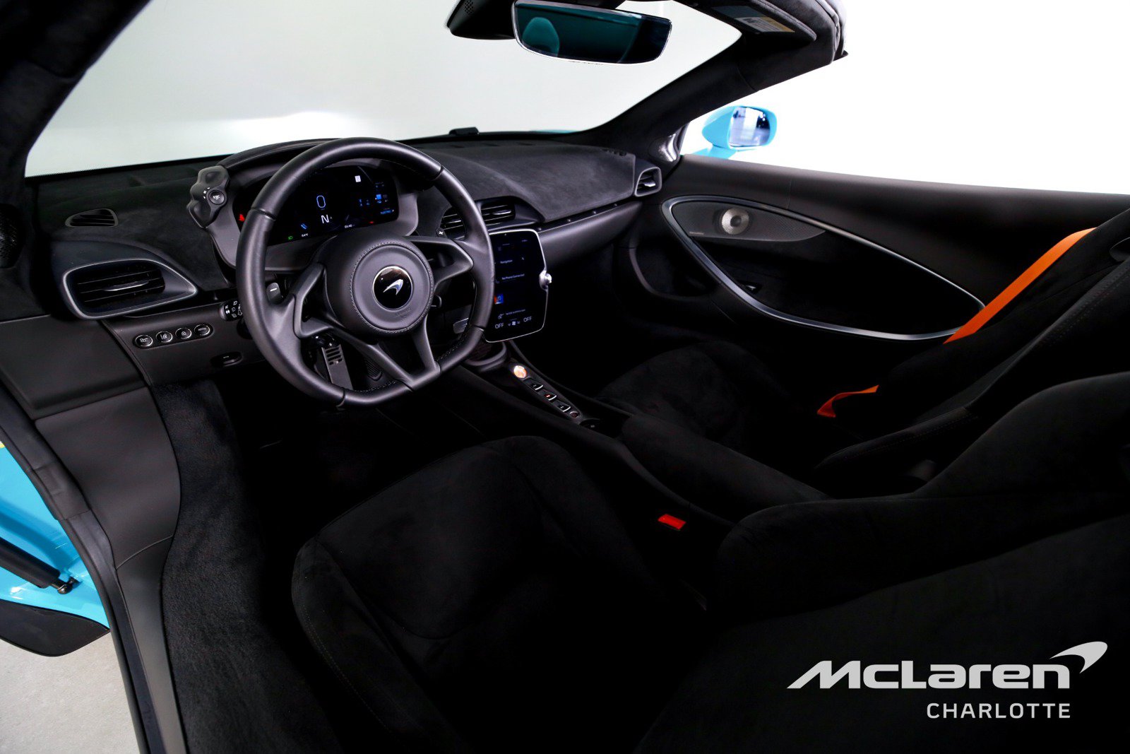 Used 2025 McLaren Artura Spider RWD image 14