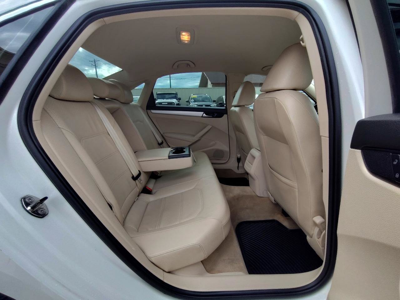 Used 2012 Volkswagen Passat 2.5 SE FWD image 34