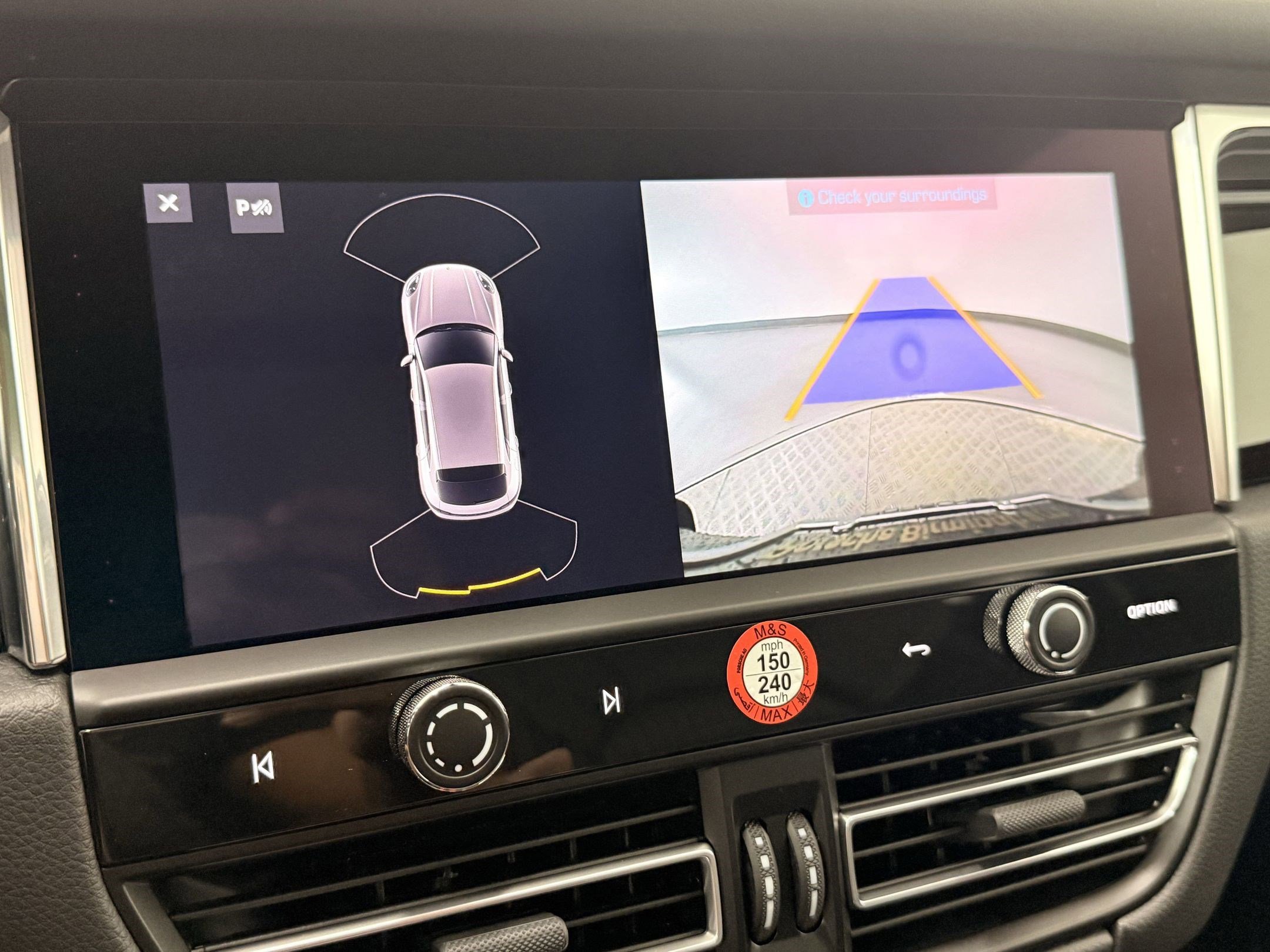 Used 2025 Porsche Macan image 28