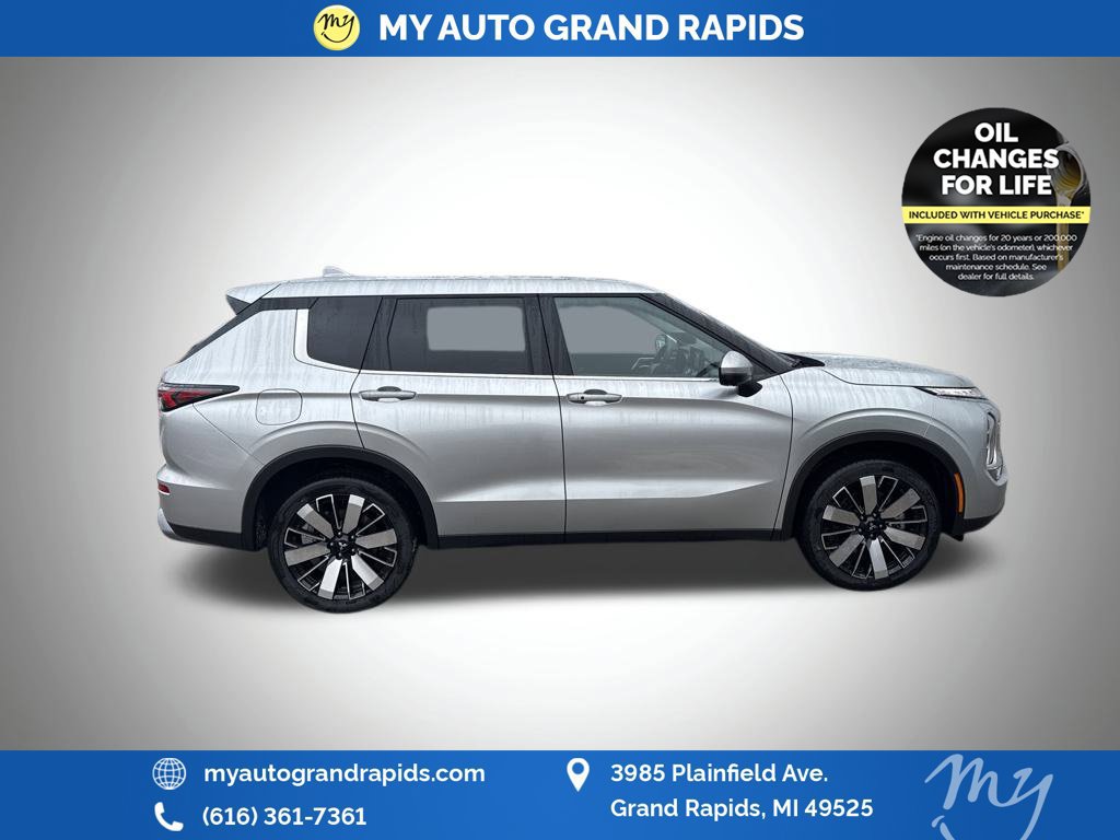 Used 2026 Mitsubishi Outlander SE AWD/4WD image 9