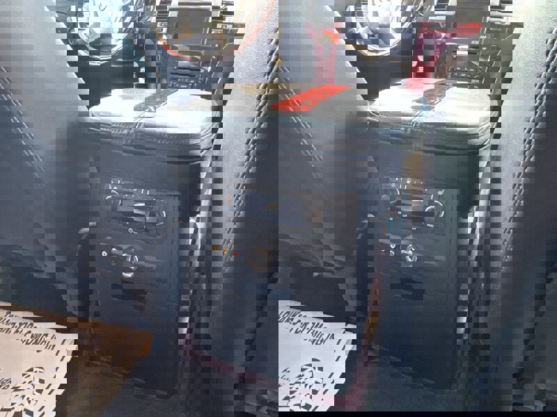 Used 2009 Cadillac Escalade ESV AWD image 30