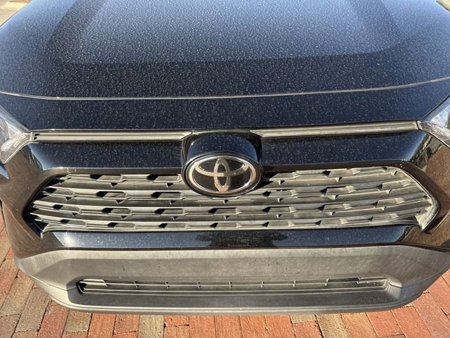 Used 2021 Toyota RAV4 LE image 22