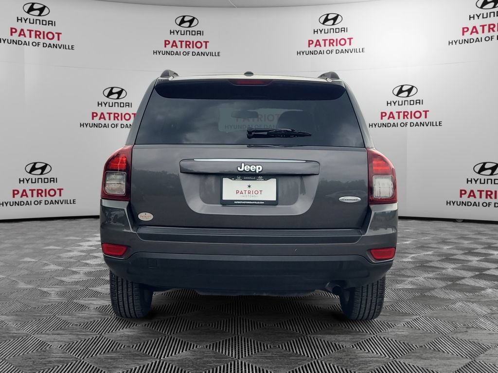Used 2015 Jeep Compass Latitude FWD image 4