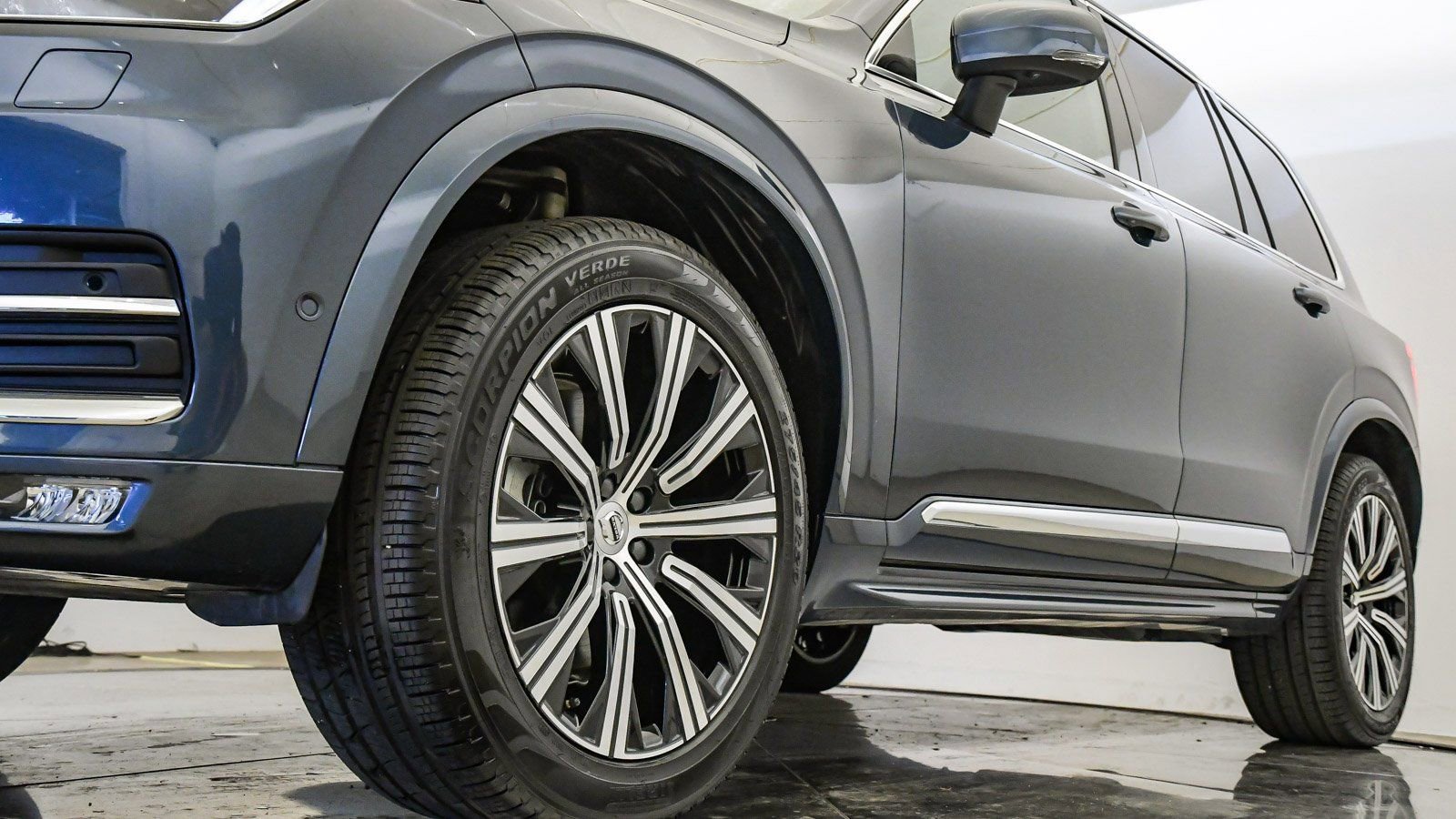 Certified 2025 Volvo XC90 B6 Ultra image 9