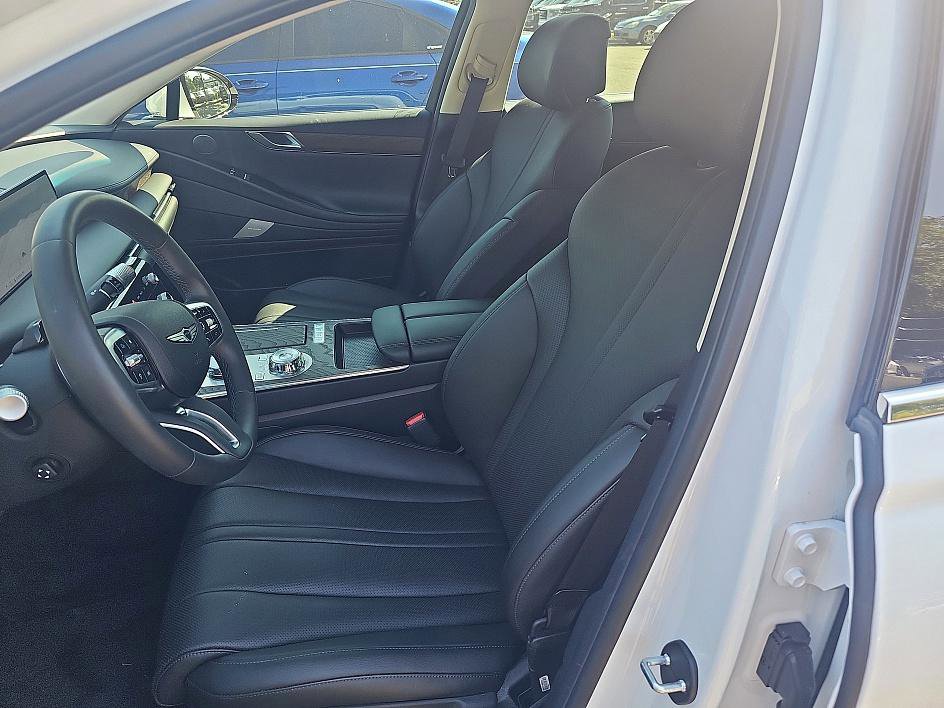 Used 2025 Genesis G80 2.5T Advanced image 14