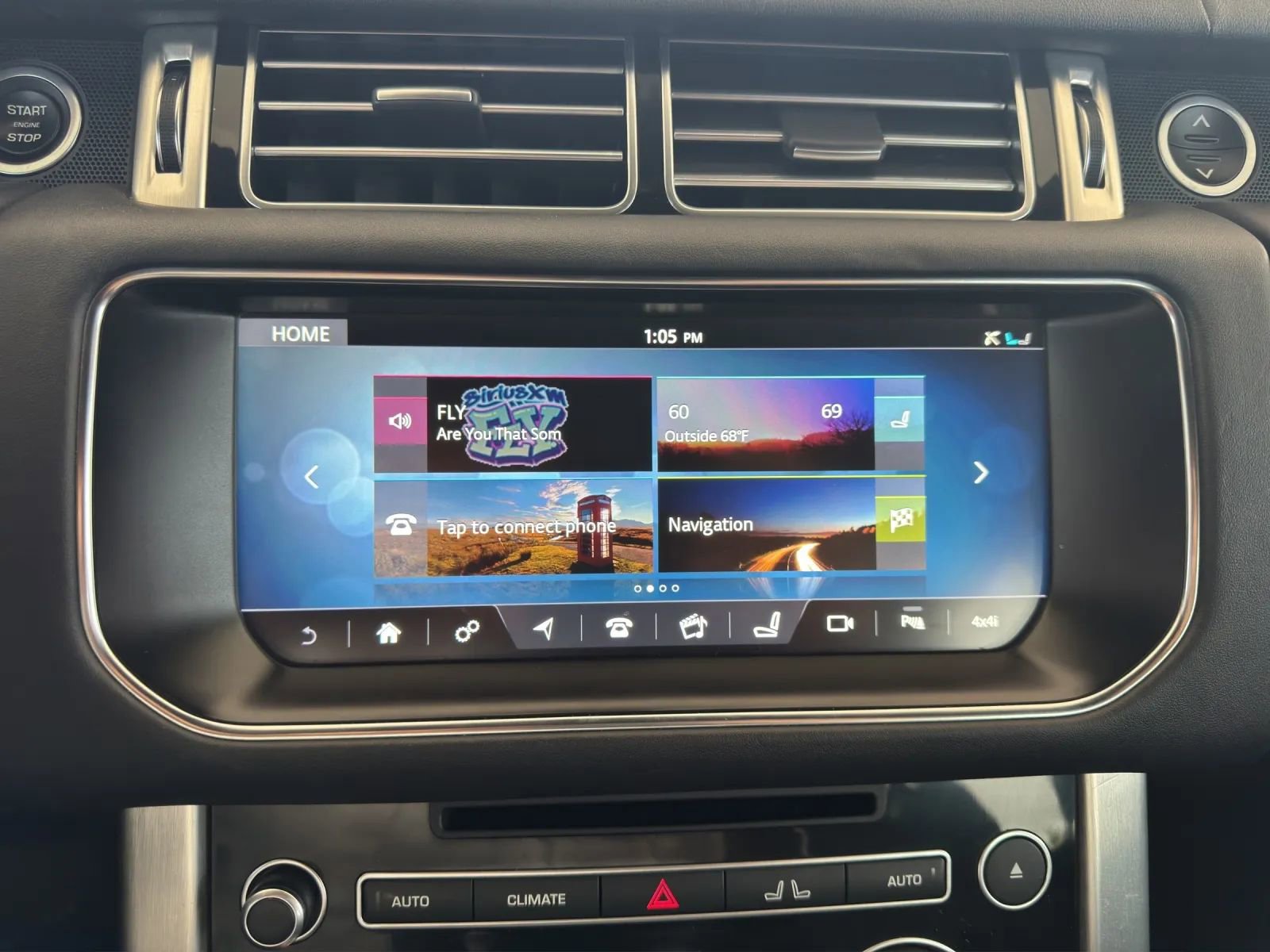 Used 2017 Land Rover Range Rover HSE image 16