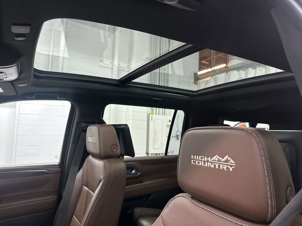 Used 2023 Chevrolet Suburban High Country AWD/4WD image 36