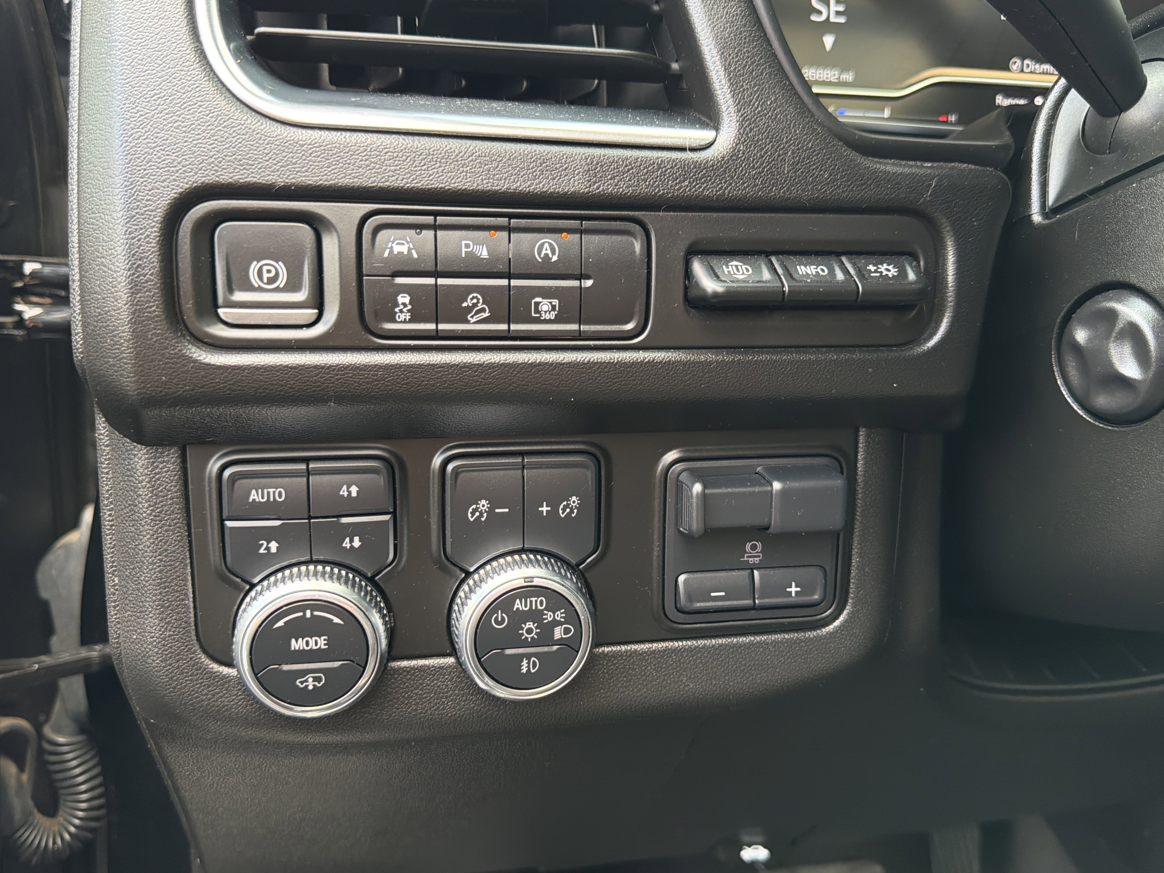 Used 2024 GMC Yukon AT4 w/ AT4 Premium Plus Package AWD/4WD image 76