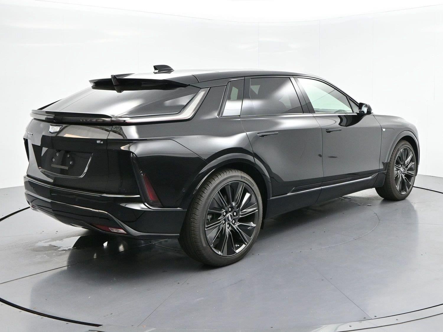 New 2027 Cadillac Lyriq Signature Sport AWD/4WD image 3