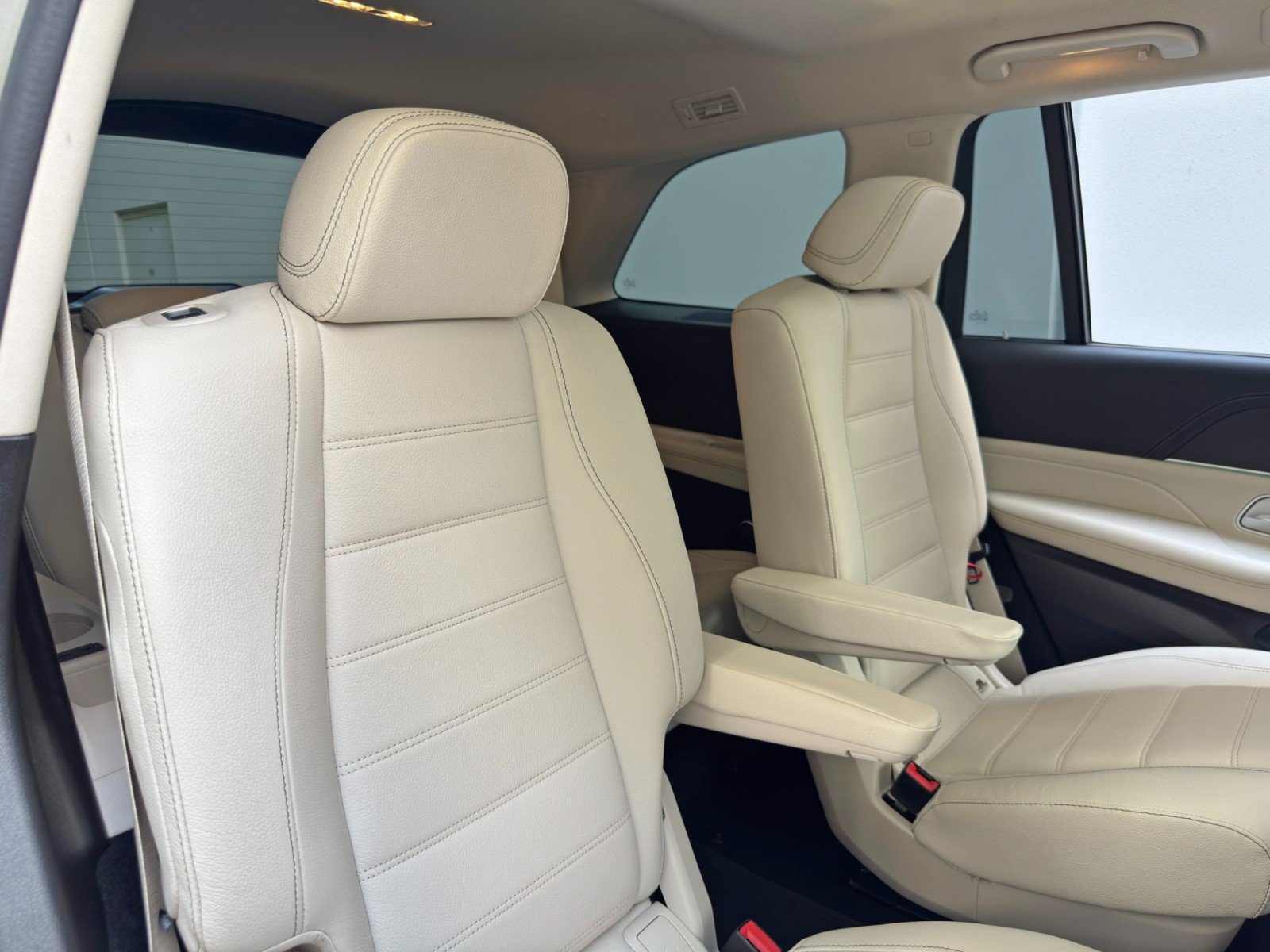 Used 2023 Mercedes-Benz GLS 450 4MATIC image 48