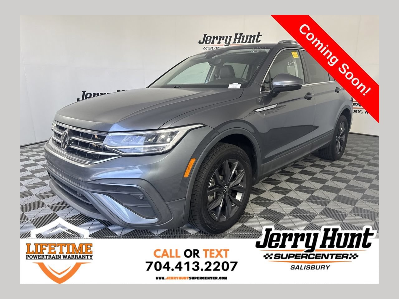 Used 2023 Volkswagen Tiguan SE w/ Panoramic Sunroof Package AWD/4WD image 1