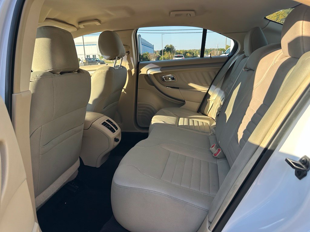 Used 2018 Ford Taurus SE FWD image 21