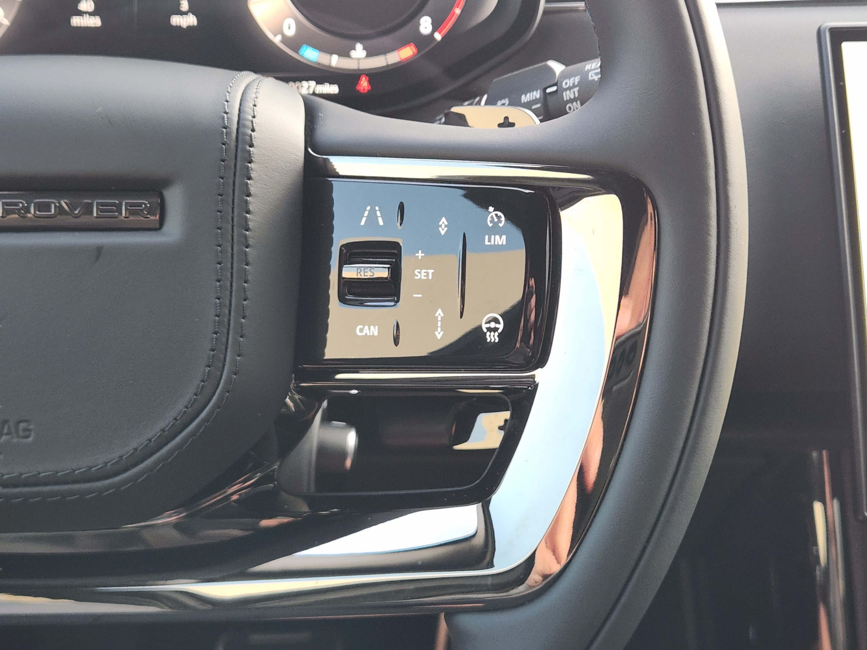 New 2026 Land Rover Range Rover SV AWD/4WD image 23