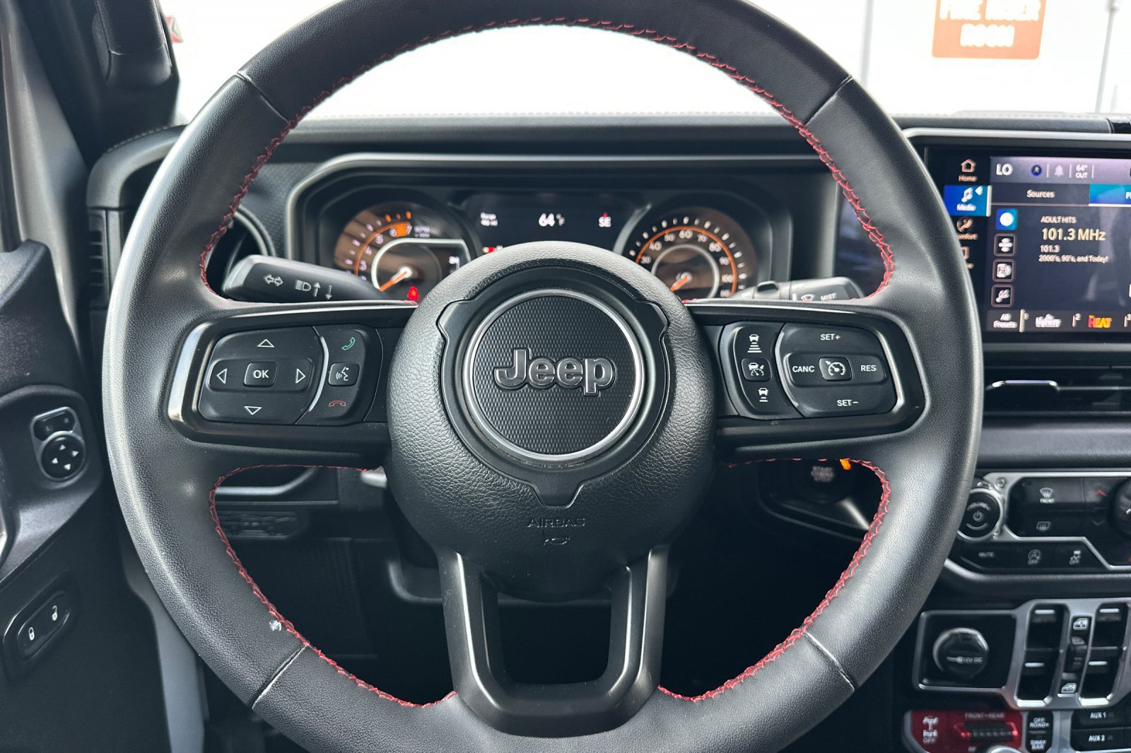 Used 2024 Jeep Wrangler Unlimited Rubicon AWD/4WD image 22