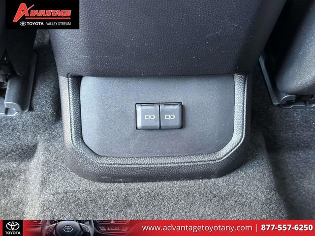 Used 2023 Toyota Highlander LE image 15